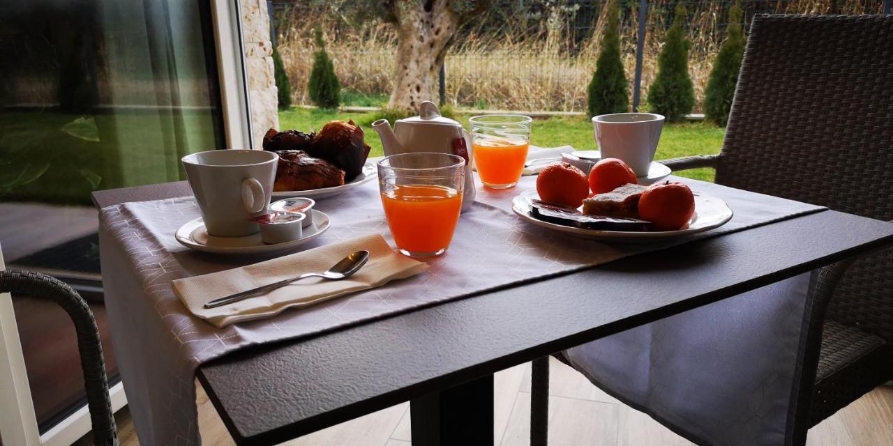 לאזיסה B&B Villa Peler מראה חיצוני תמונה