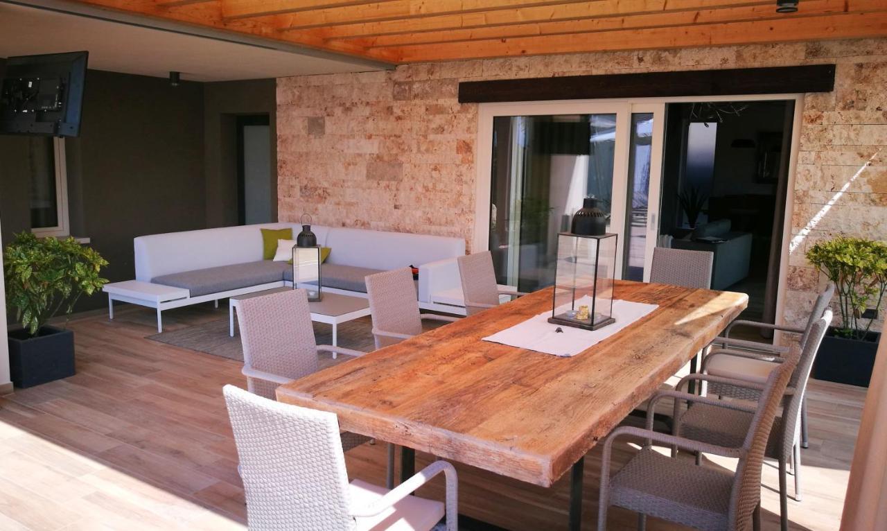 לאזיסה B&B Villa Peler מראה חיצוני תמונה