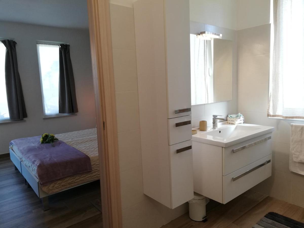 לאזיסה B&B Villa Peler מראה חיצוני תמונה