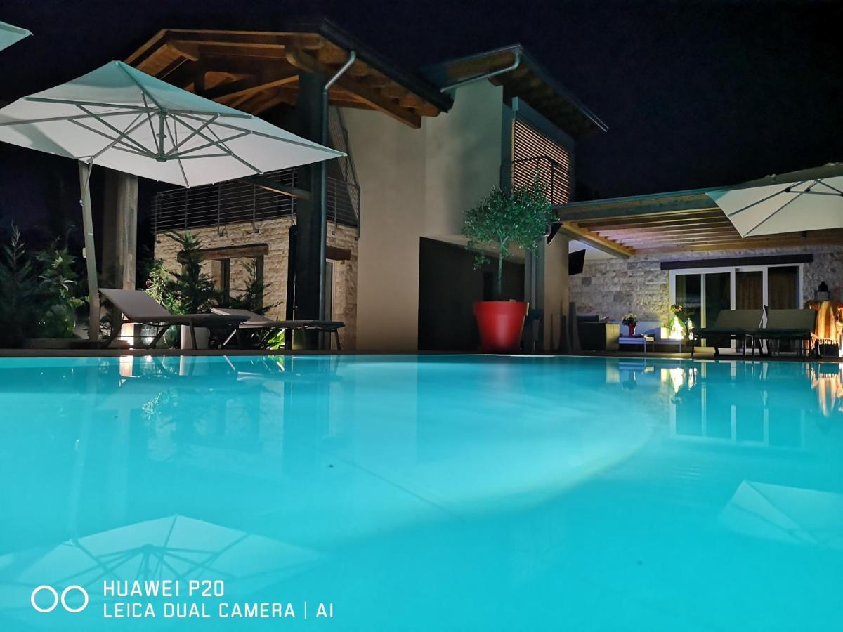 לאזיסה B&B Villa Peler מראה חיצוני תמונה